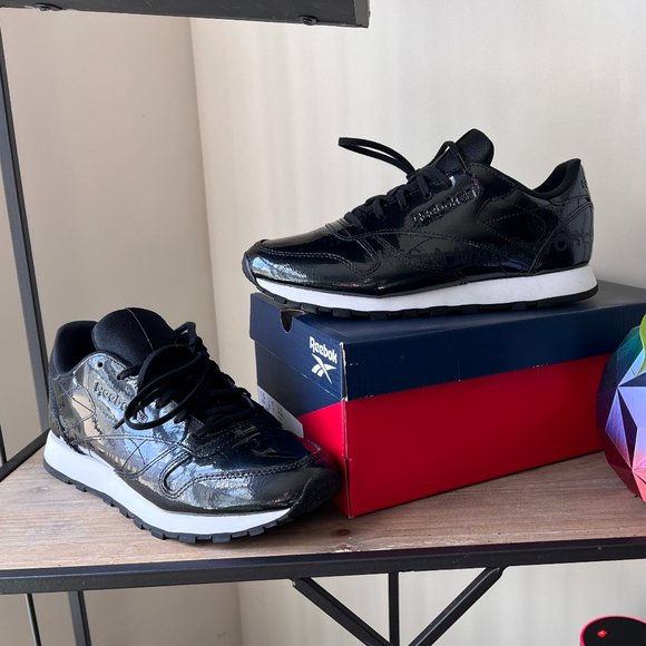 Nearly New (Only Worn Twice) Reebok It's A Man's World Women's Running Sneakers - Picture 2 of 16